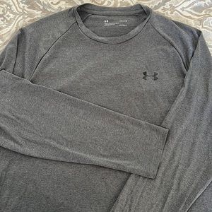 Men’s Under Armor long sleeve shirt
